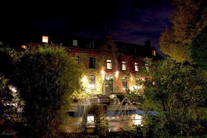 Burg Wegberg Hotel & Eventlocation Экстерьер фото